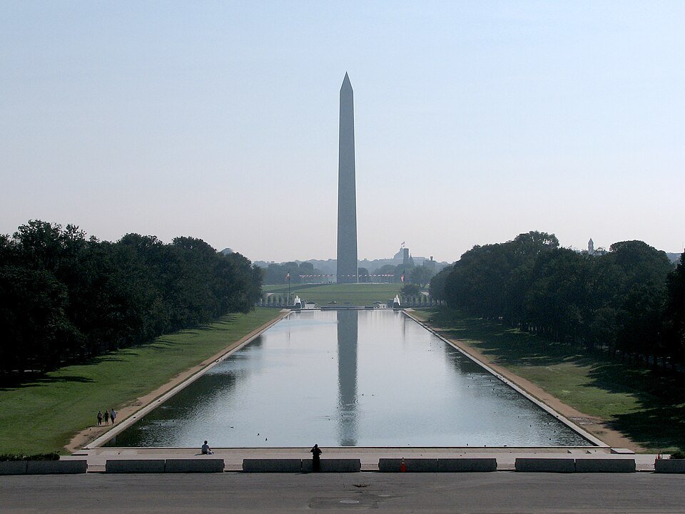 Trump’s Reflecting Pool Contract: A Fact-Check of Cost Claims, Procurement Rules, and What’s Left Undone